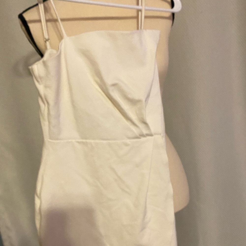 WHITE LULUS TIGHT DRESS